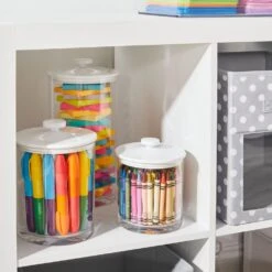 Acrylic Airtight Canister 3 Acrylic Airtight Canister -mDesign 1000 Square JPG ClarityAirtightCanisters Environment 1