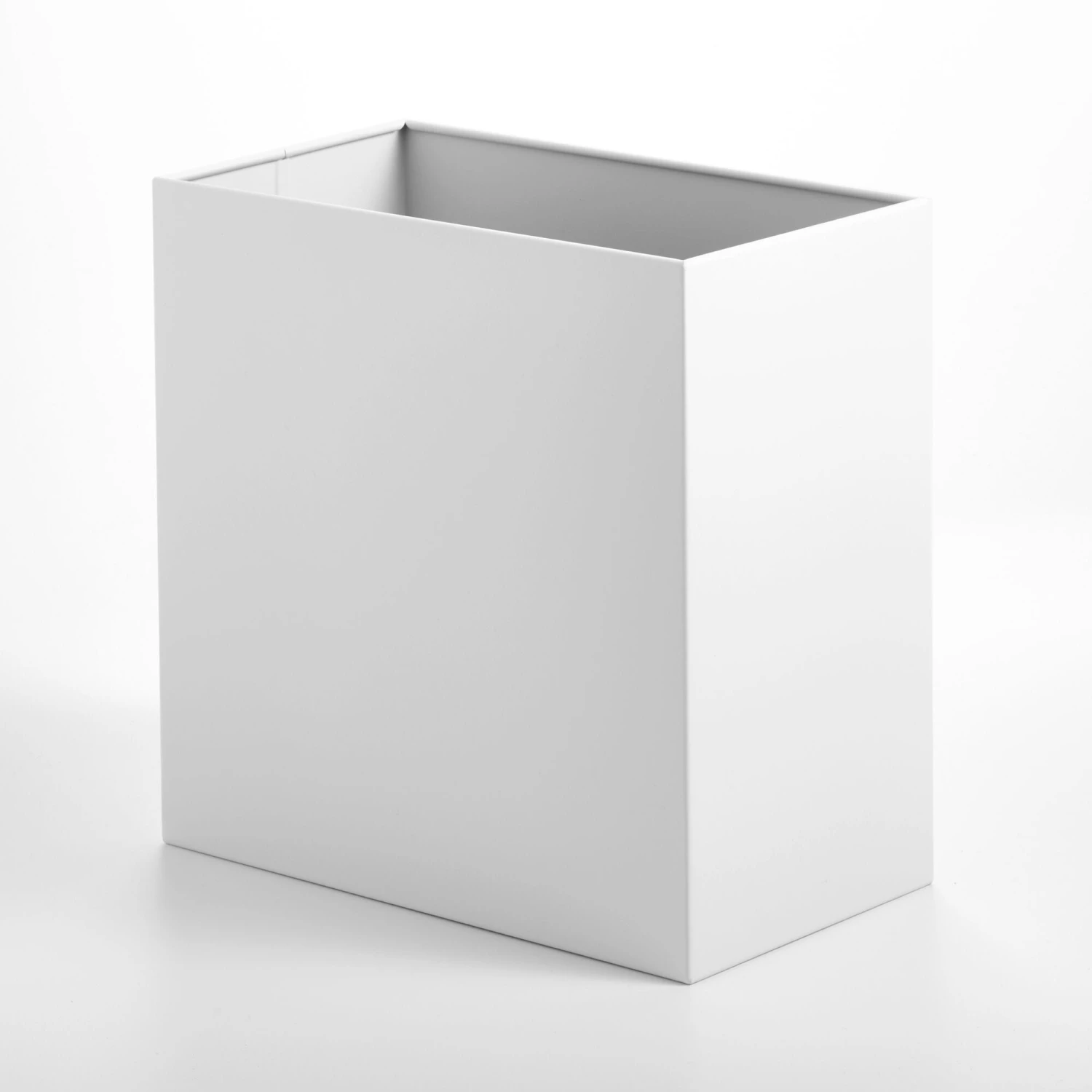 9-Liter Stainless Steel Bathroom Trash Can 9-Liter Stainless Steel Bathroom Trash Can -mDesign 2000 300DPI 23222MDBST SS1