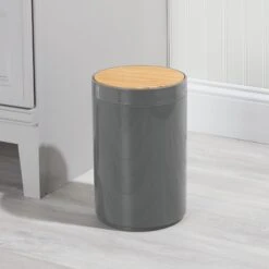 5-Liter Bamboo Swing Lid Trash Can 6 5-Liter Bamboo Swing Lid Trash Can -mDesign 2000 Square JPG 06132MDBA.PT01