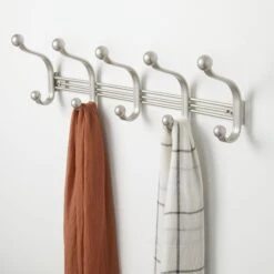 10-Hook Over-the-Door Or Wall Mount Hook Rack 6 10-Hook Over-the-Door Or Wall Mount Hook Rack -mDesign 2000 Square JPG 07044MDCO.PT03