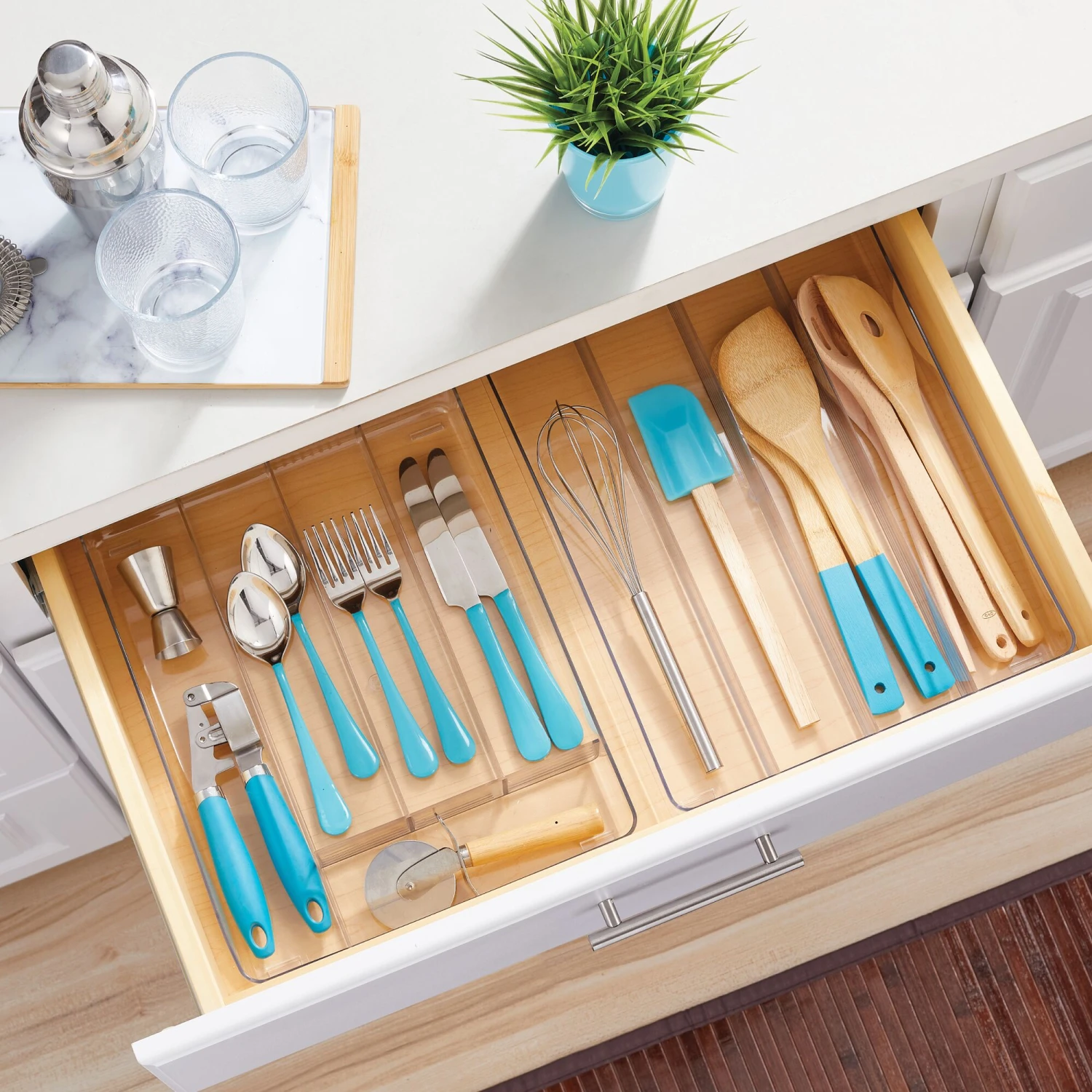4-Section Utensil Drawer Organizer 4-Section Utensil Drawer Organizer -mDesign 2000 Square JPG 10185MDK 2E10187MDK 2EPT01 982ec50c ab46 44a8 904c 06838cc40ff3