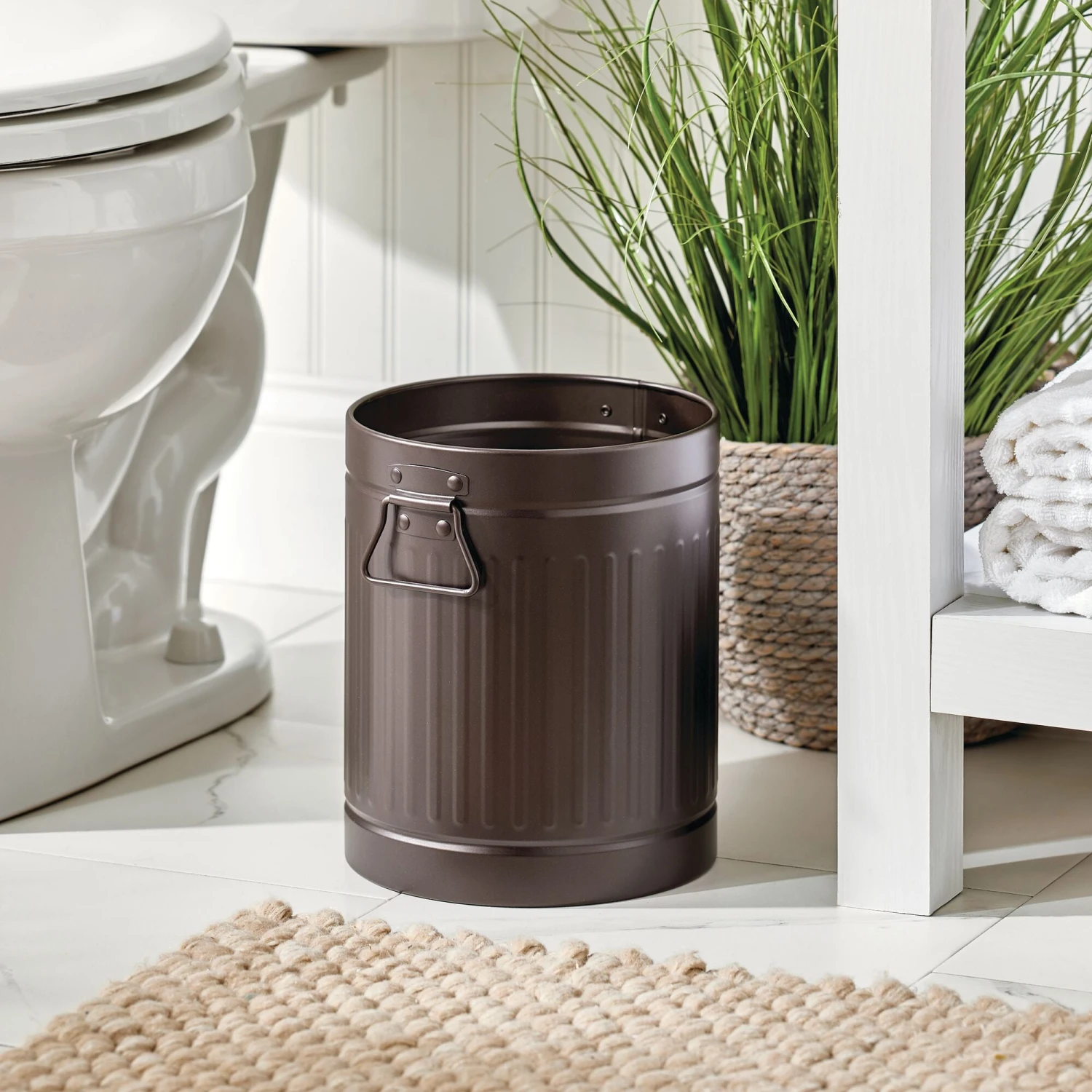 7-Liter Bathroom Trash Can with Handles 7-Liter Bathroom Trash Can With Handles -mDesign 2000 Square JPG 13829MDBA glam