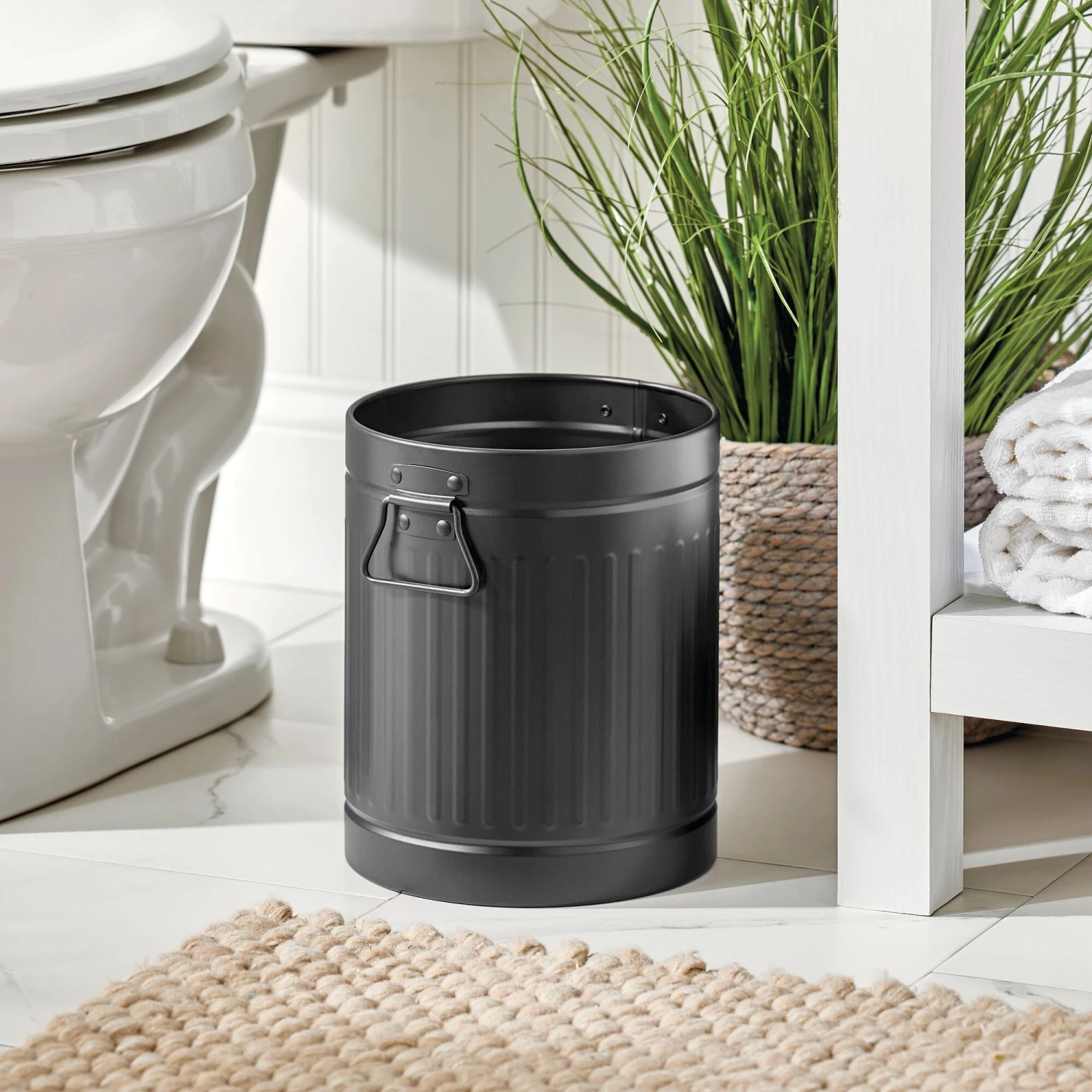 7-Liter Bathroom Trash Can with Handles 7-Liter Bathroom Trash Can With Handles -mDesign 2000 Square JPG 16941MDBST.PT01