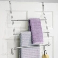 Expandable Over-the-Door Towel Rack With Hooks 3 Expandable Over-the-Door Towel Rack With Hooks -mDesign 2000 Square JPG 17179MDBST Environment