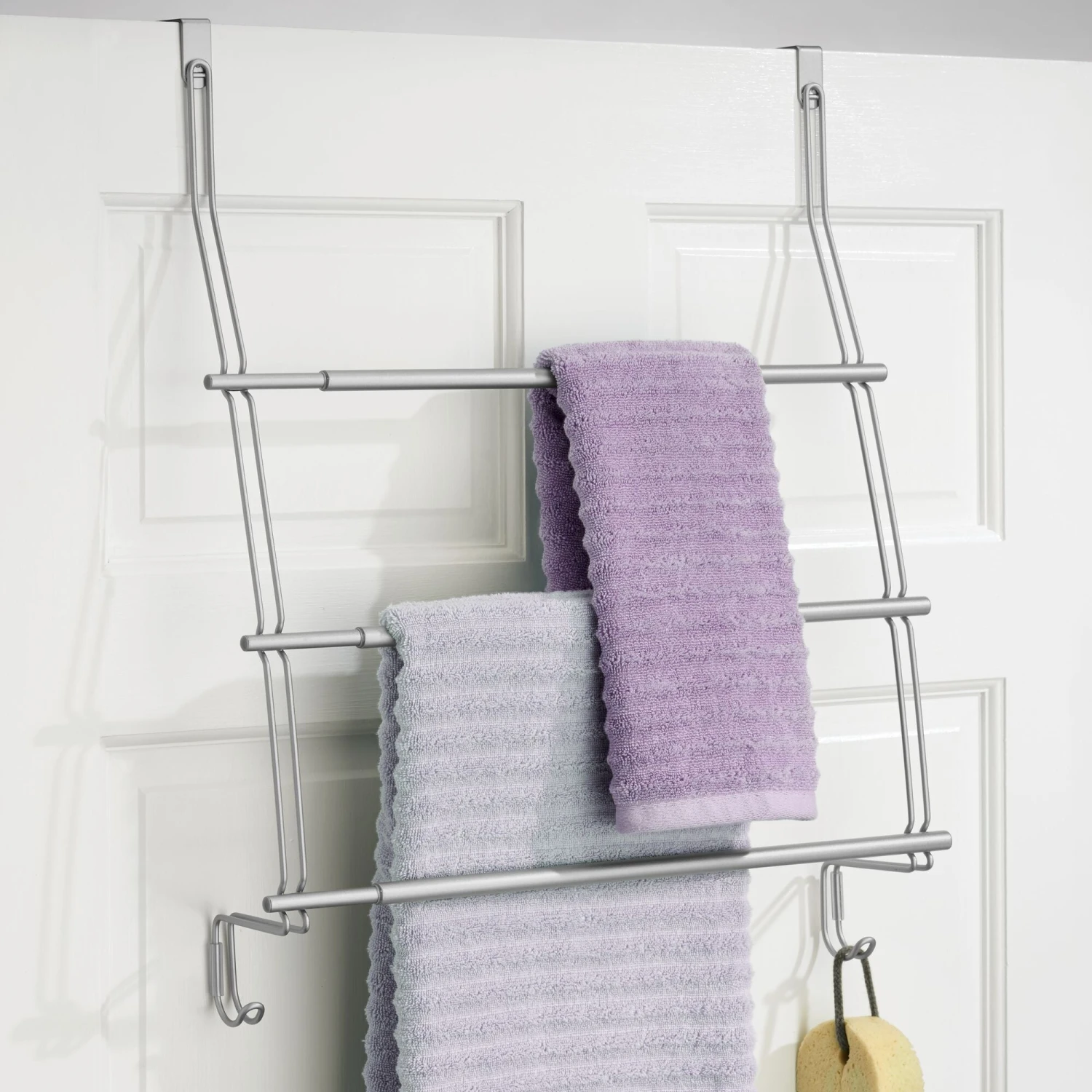 Expandable Over-the-Door Towel Rack with Hooks Expandable Over-the-Door Towel Rack With Hooks -mDesign 2000 Square JPG 17179MDBST Environment