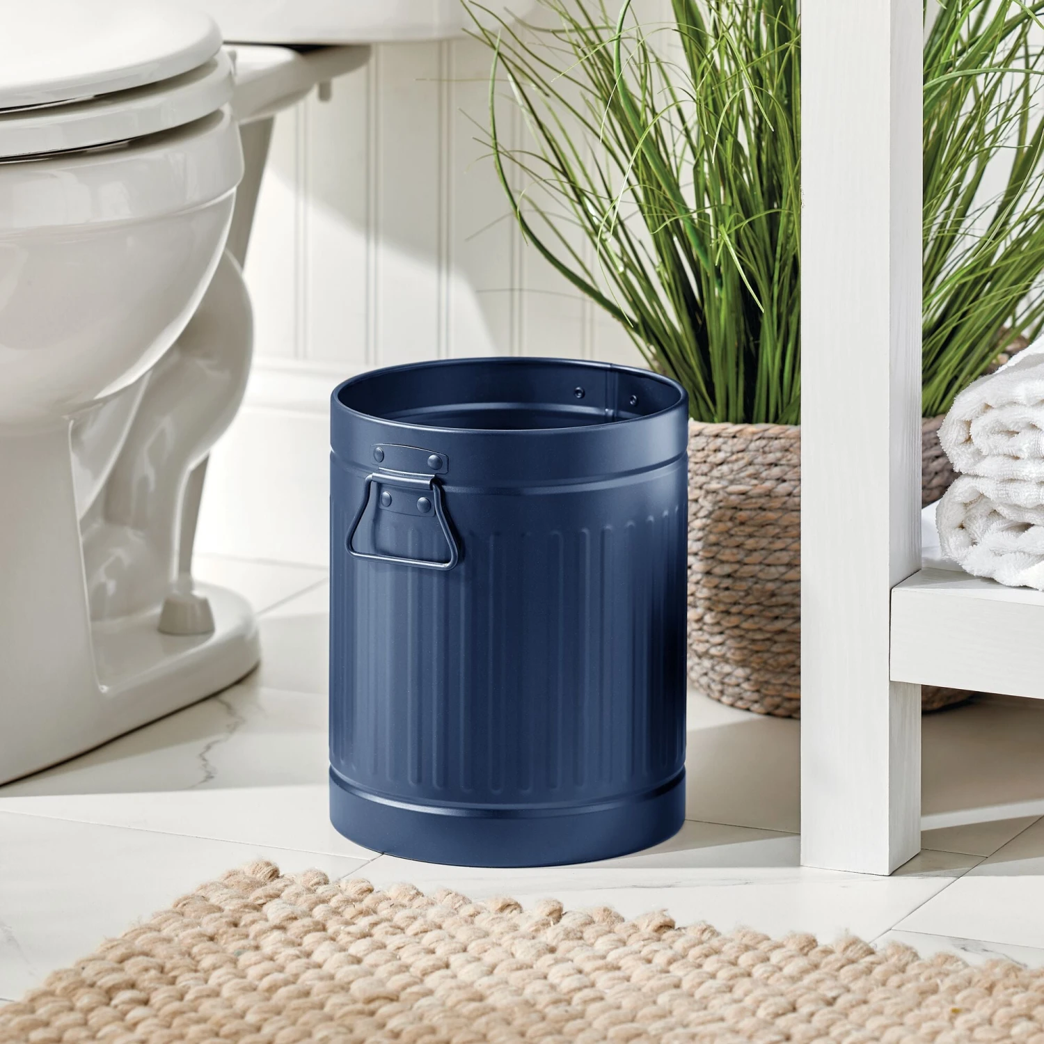7-Liter Bathroom Trash Can with Handles 7-Liter Bathroom Trash Can With Handles -mDesign 2000 Square JPG 17789MDBST.PT01