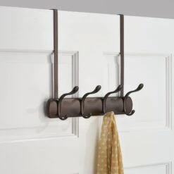 Over-the-Door 4-Hook Rack 5 Over-the-Door 4-Hook Rack -mDesign 2000 Square JPG 31741 20 20Environment